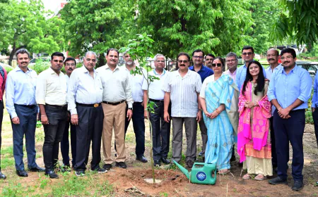 JJS ORGANISING COMMITTEE MEMBERS PLANT SAPLINGS IN RAJASTHAN UNIVERSITY